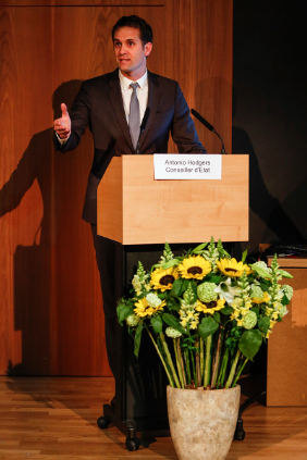 Il Consigliere di Stato ginevrino Antonio Hodgers durante l’allocuzione tenuta l’11 maggio 2015 a Ginevra in occasione del workshop "domani? La Svizzera"