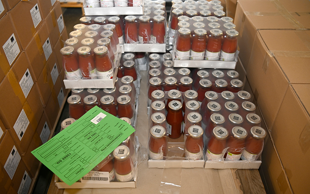 3: Gebana bringt auch Produkte aus Europa in den Verkauf – hier biologische und fair gehandelte Tomatenpassata aus Sizilien.