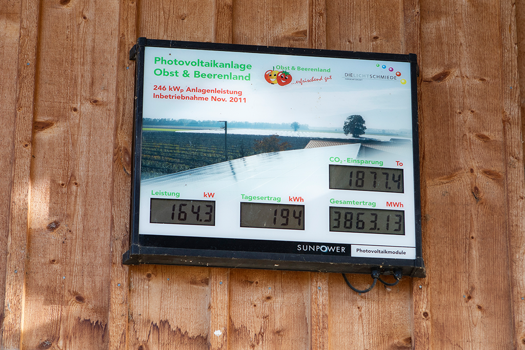 3.	Solarstrom vom eigenen Dach wird im Beerenland schon heute für die Kühlung und die Unterkünfte der Erntehelferinnen und -helfer verwendet.